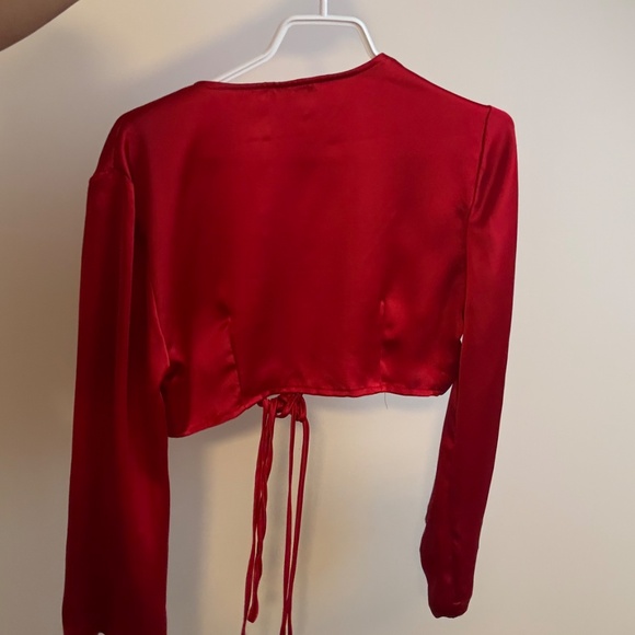 DYNAMITE Callie Wrap Satin cropped blouse - Picture 3 of 7